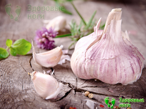 шпора на пятке симптомы и лечение чесноком